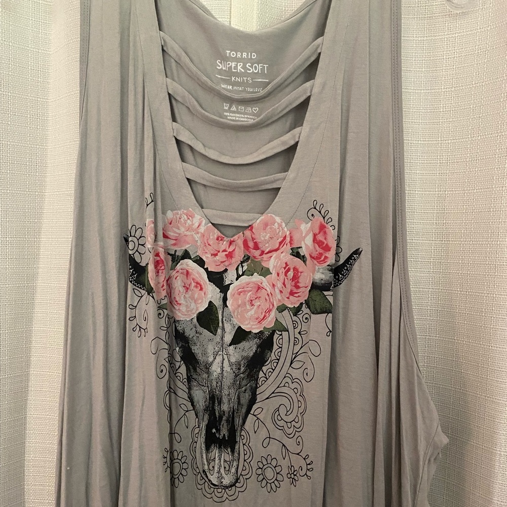 Super soft torrid 5x tank.